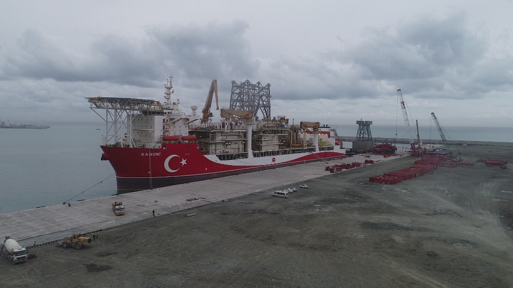 Kanuni Sondaj Gemisi’nin kule platformu Filyos Limanı’nda