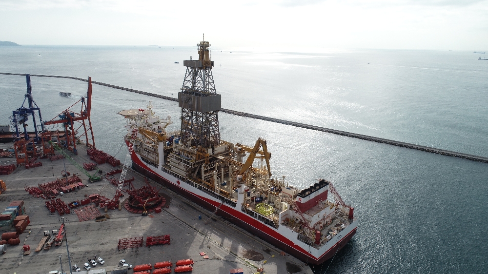 Kanuni sondaj gemisinin platform söküm çalışmaları başladı