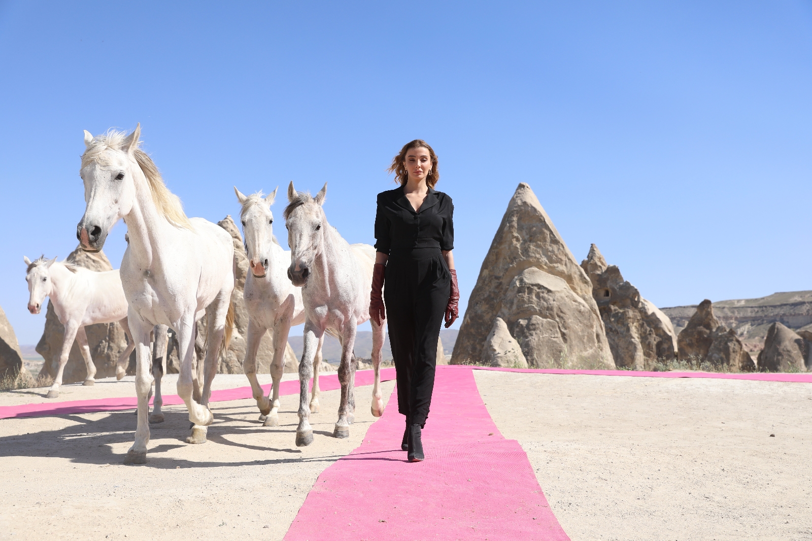 Kapadokya moda ile renklendi