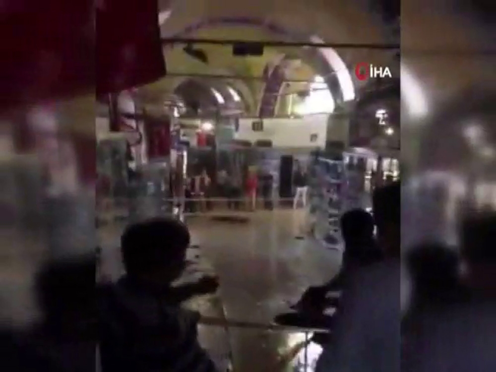 Kapalıçarşı’da su baskını patlamaya neden oldu