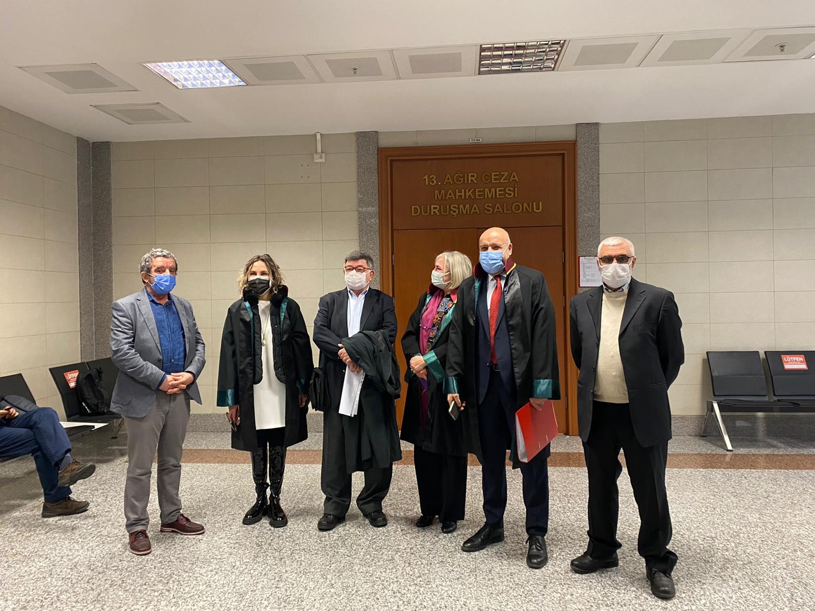 Kapatılan Zaman Gazetesi yazarlarının yeniden yargılanmasına başlandı