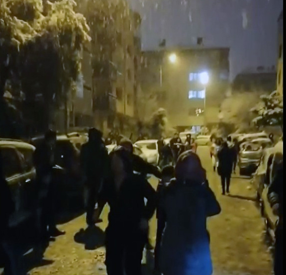 Kar gören Muğlalılar Corana’yı unuttu
