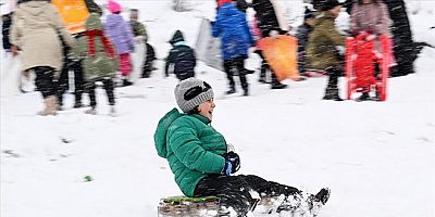 Kar yağışı nedeniyle 56 ilde eğitime ara verildi