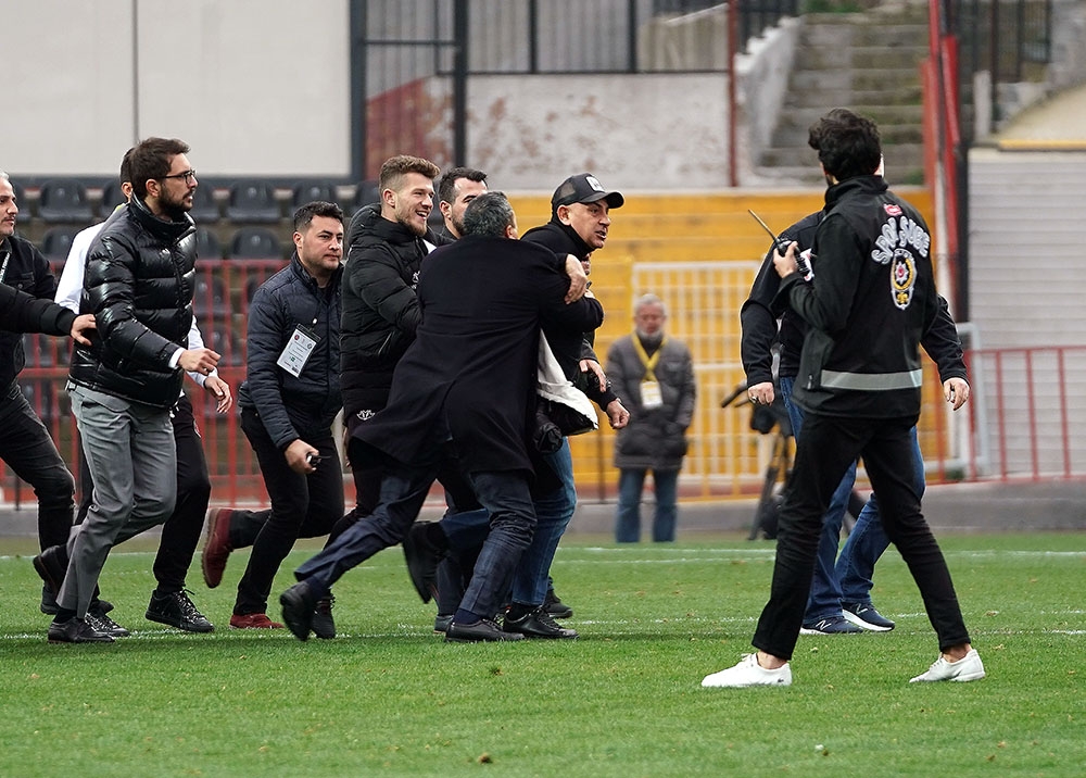 Karagümrük taraftarından TFF’ye sert tepki