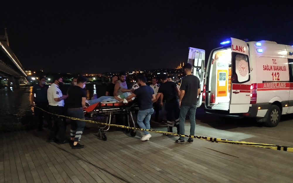 Karaköy sahilinde silahlı kavga: 1 yaralı