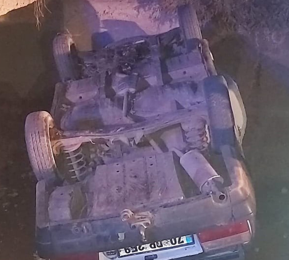 Karamanda Otomobil Sulama Kanalına Düştü: 3 Yaralı