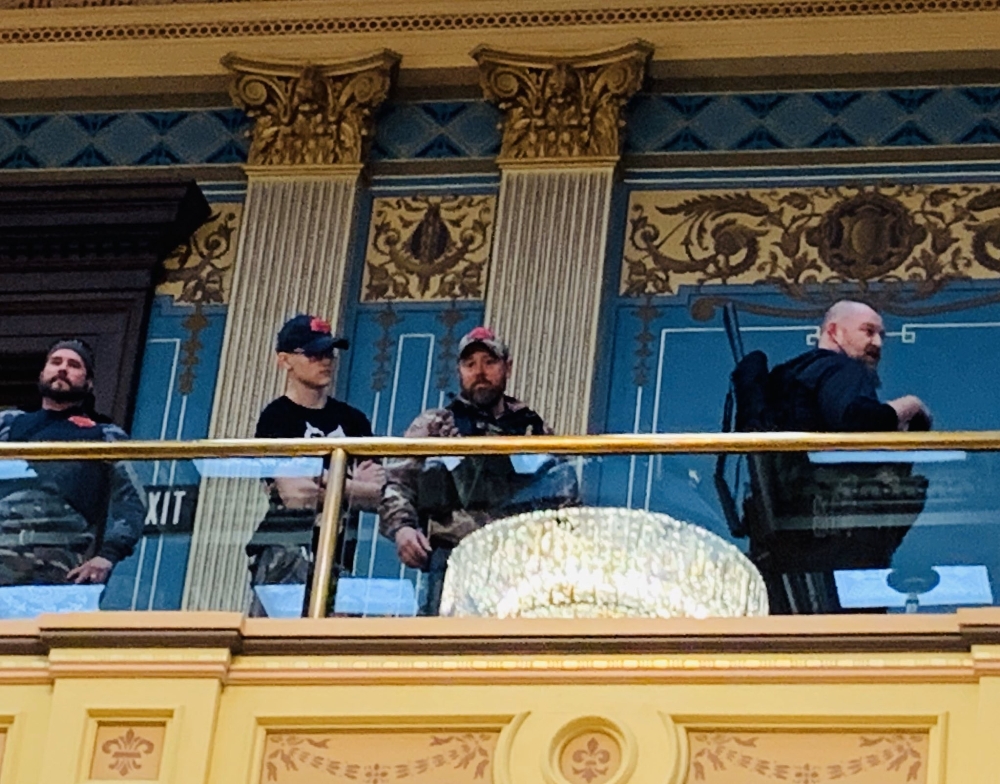 Karantina karşıtı protestocular, Michigan Eyaleti Meclis binasını bastı