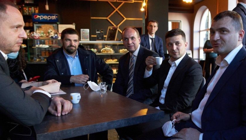 Karantina kuralını ihlal eden Ukrayna Devlet Başkanı Zelenskiy’e tepki