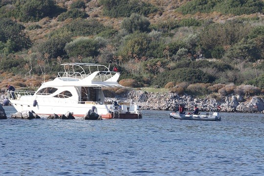 Karaya Oturan Motoryatın İçinden 35 Göçmen, 1 Organizatör Çıktı