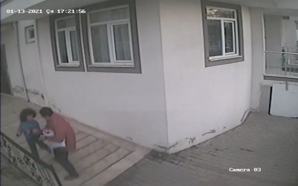 Kargo görevlisinin otizmli çocuğu darp ettiği iddiası