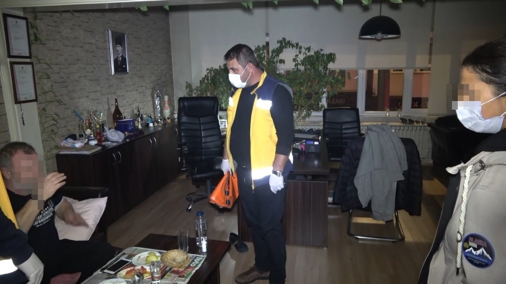 Karısına öyle bir fotoğraf yolladı ki polis ve itfaiye alarma geçti