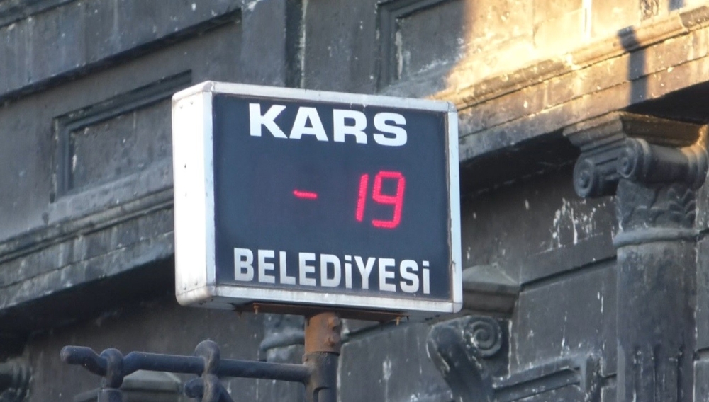 Kars eksi 19’u gördü
