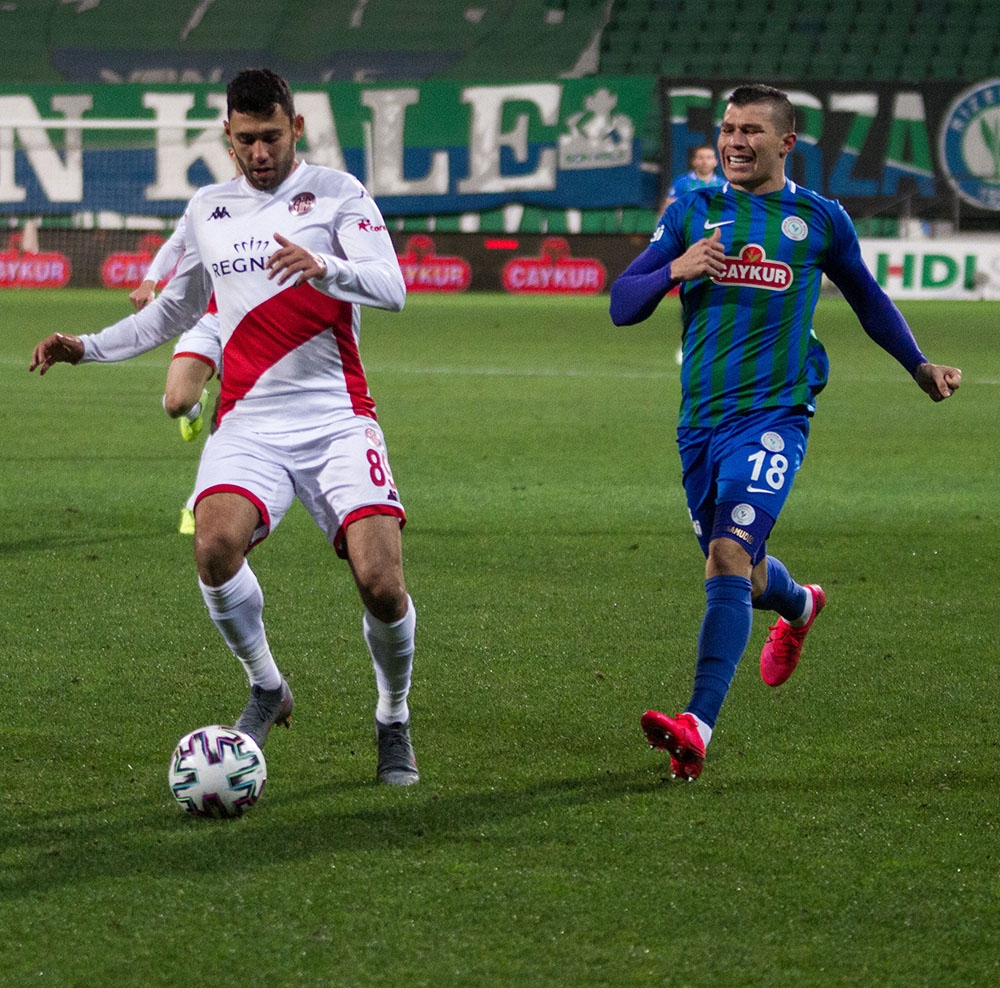 Karşılaşma ev sahibi Çaykur Rizespor’un 2-1’lik üstünlüğü ile tamamlandı
