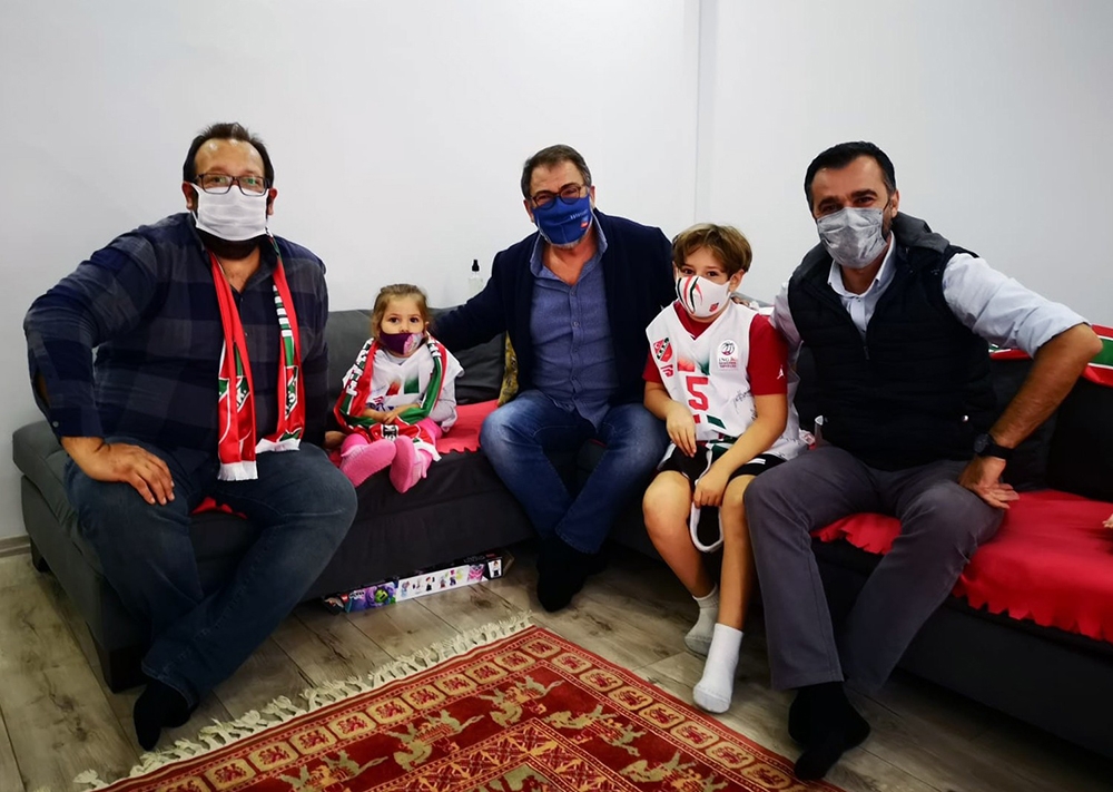 Karşıyaka’dan depremin simgesi Ayda’ya ziyaret