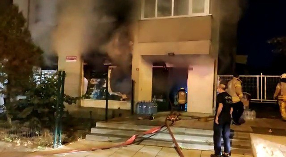 Kartal’da bir markette patlama meydana geldi 2 kişi hastaneye kaldırıldı