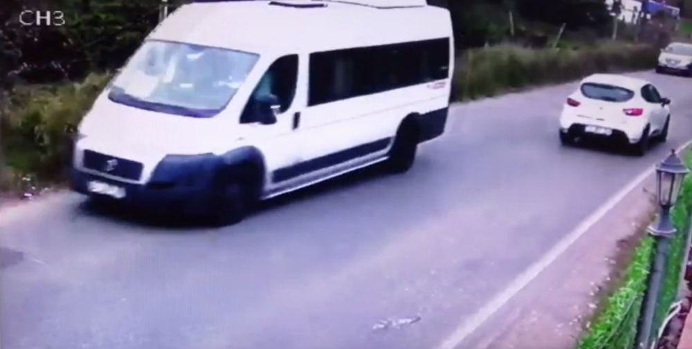 Kartalda Servis Minibüsünün Devrilme Anı Kamerada