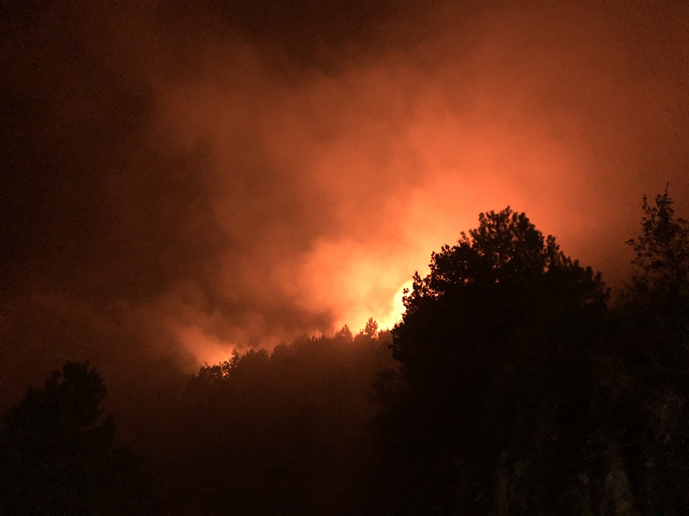 Kastamonu’da yangın yerleşim yerlerini tehdit ediyor