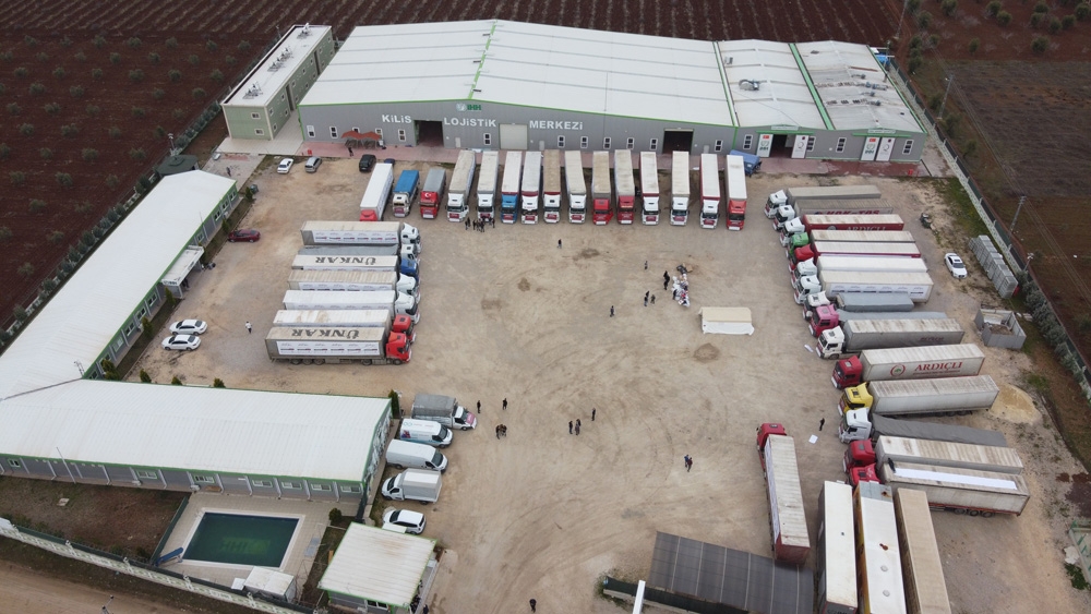 Katar’dan İdliblilere yardım