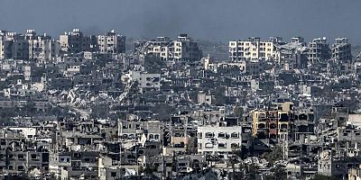 Katil İsrail'in Gazze'deki saldırılarında ölenlerin sayısı 48 bin 572'ye yükseldi