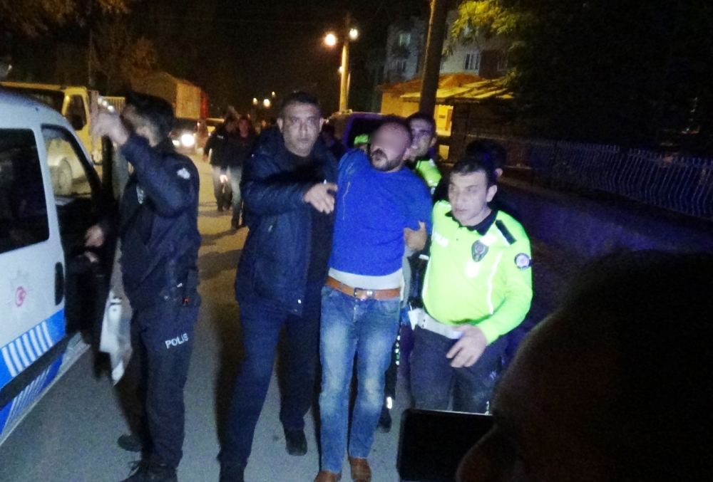 Kavgayı Ayırmaya Giden Polislere Tabancayla Ateş Açıldı