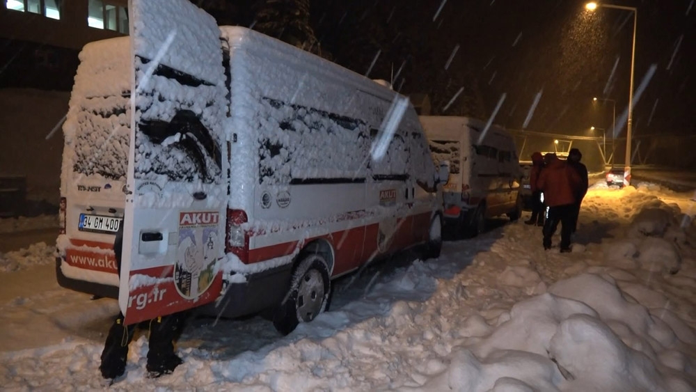 Kayıp 2 Dağcıyı Arayan Ekipler Arama Çalışmalarına Yeniden Başladı