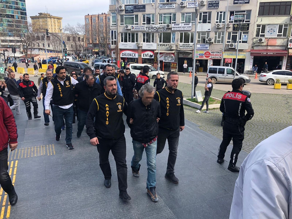 Kayıp olan adamı öldürüp toprağa gömmüşlerdi...3 kişi hakkında müebbet isteniyor