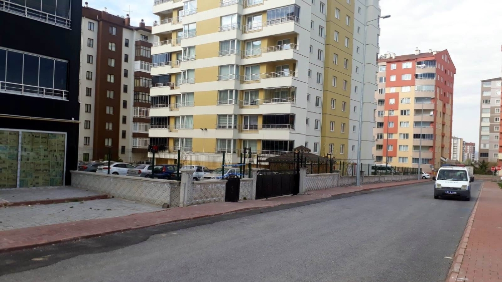 Kayseri’de 9 katlı bir bina karantinaya alındı