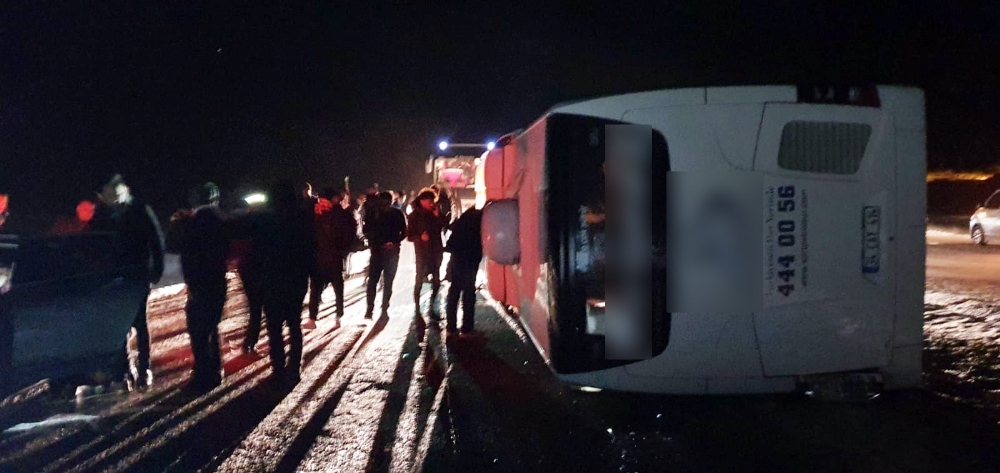 Kayseri’de otobüs devrildi: 14 yaralı