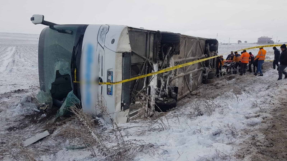 Kayseri’de otobüs şarampole devrildi: 43 yaralı