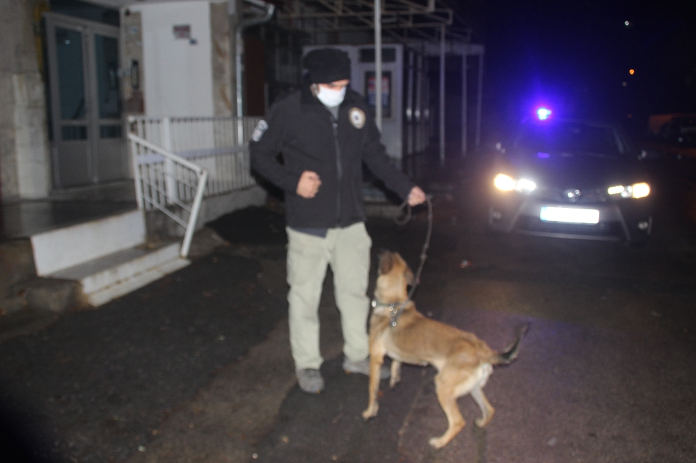 Kayseri’de uyuşturucu partisine polis baskını: 1’i kadın 8 gözaltı