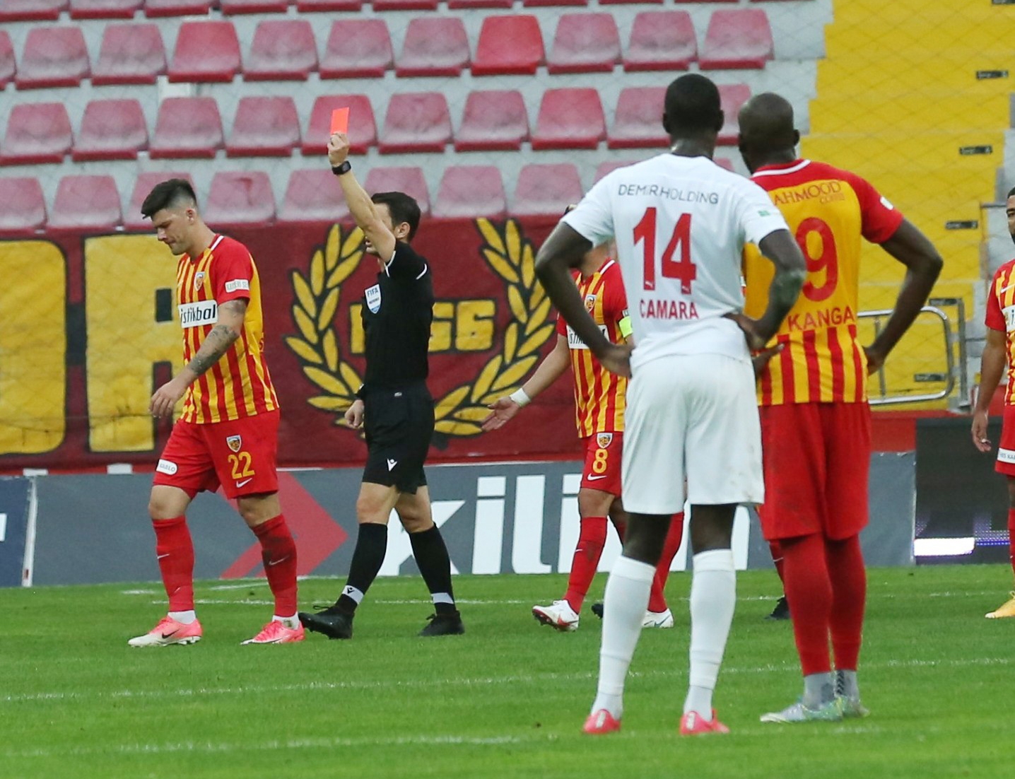 Kayserispor 7 kırmızı kart gördü