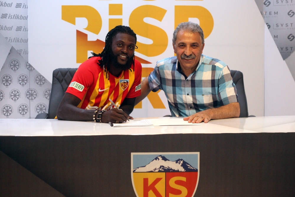 Kayserispor Adebayor İle Yolları Ayırdı