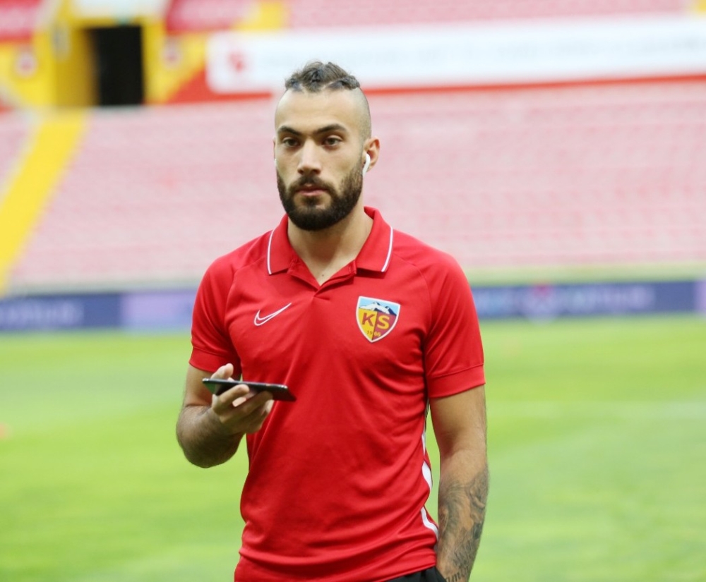 Kayserispor Aksel’i serbest bıraktı