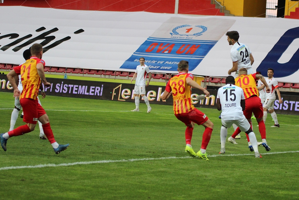 Kayserispor, Gençlerbirliği’ni 2-0 mağlup etti