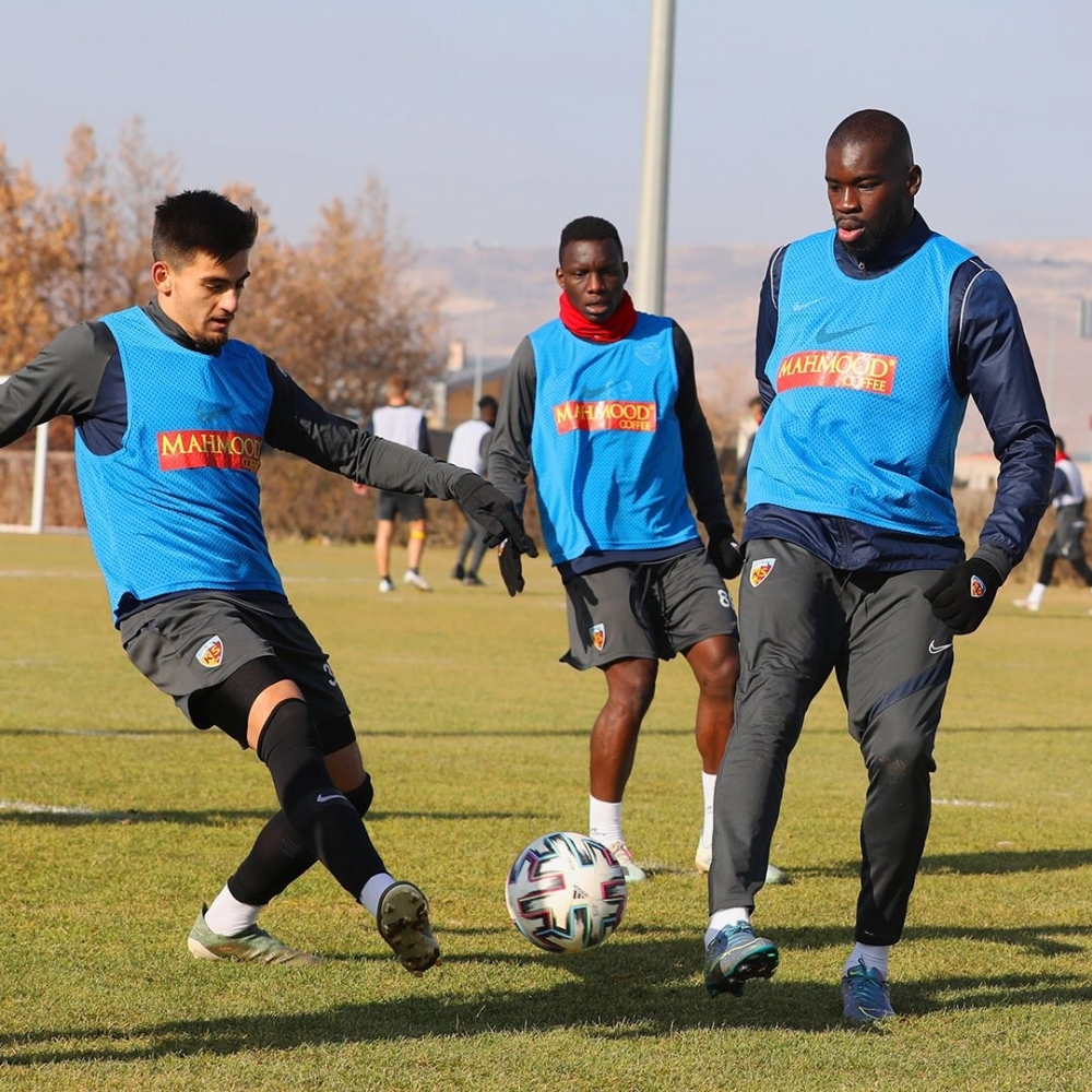 Kayserispor’da Kanga ve İsmail kadroda