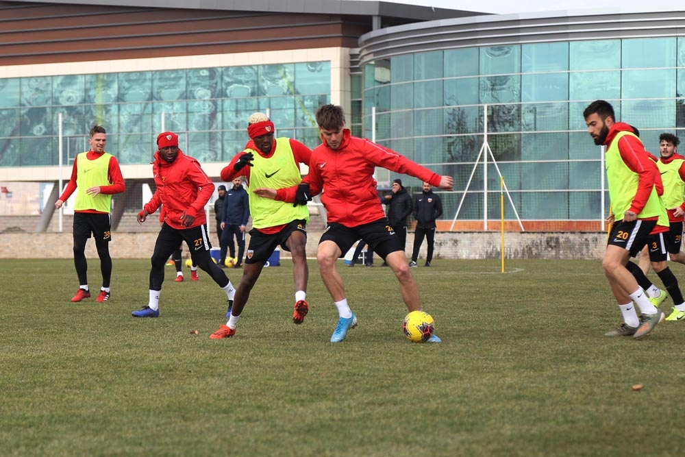 Kayserispor’da kapılar kapandı