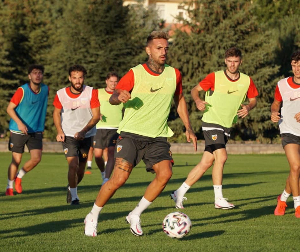 Kayserisporlu Miguel Lopes: 
