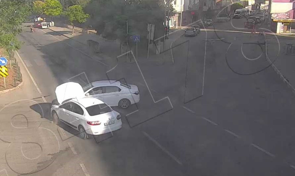 Kaza anı MOBESE kamerasına yansıdı