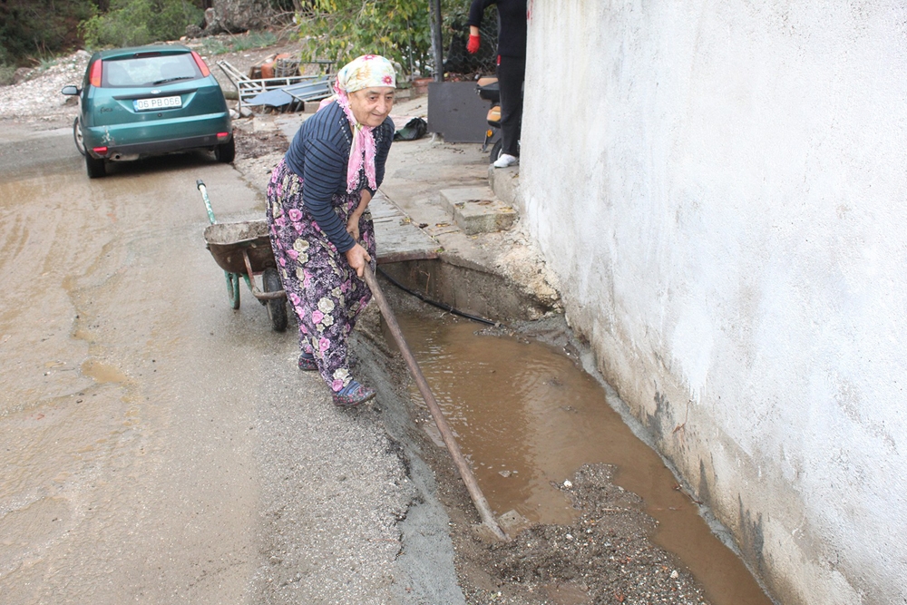 Kemerde Sel Bilançosu Kabarıyor