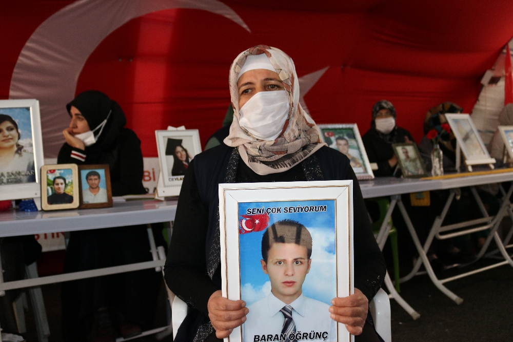 Kendi çocuklarının derdini unutup teröristlerce 9 yaşında kaçırılan çocuğun derdine düştü