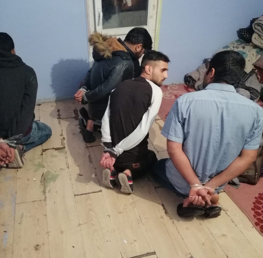 Kendilerine polis sürü veren gaspçılar dehşet saçtı