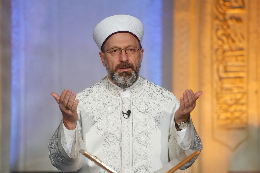 “Kıblemiz Kabe’ye ve İslami değerlerimize yönelik yapılan hadsiz saldırıyı kınıyorum”