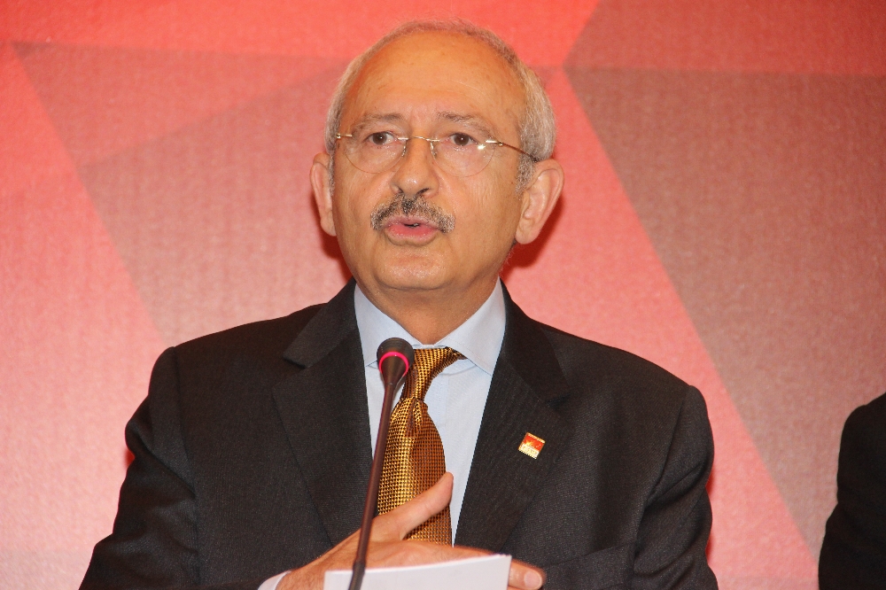 Kılıçdaroğlu belediye başkanlarıyla görüntülü COVID-19 toplantısı gerçekleştirdi
