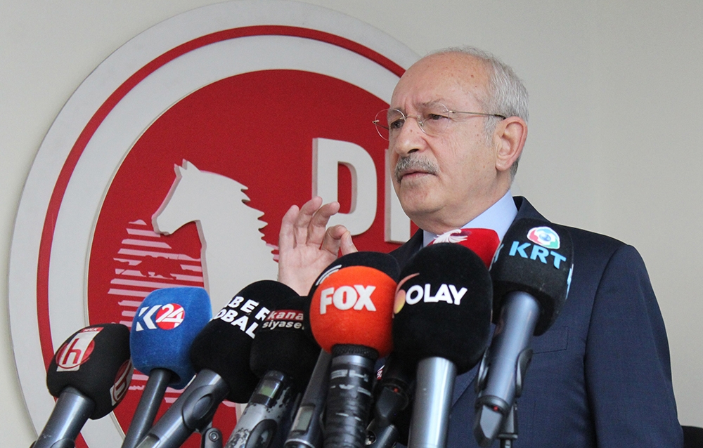 Kılıçdaroğlu, Demokrat Parti Genel Merkezi’ni ziyaret etti