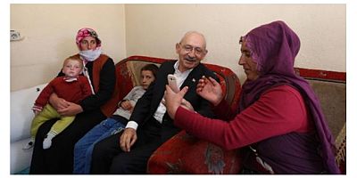 Kılıçdaroğlu elektriği kesik aileyi ziyaret etti: 