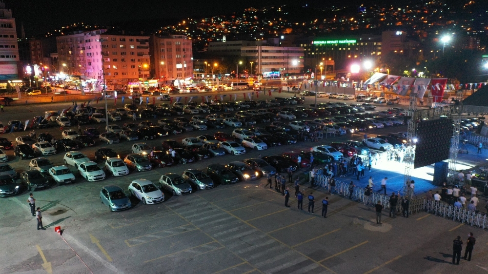 Kıraç’tan Kocaeli’de arabalı konser