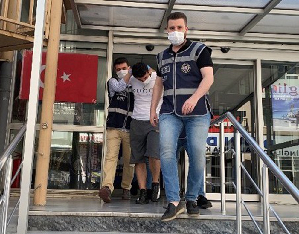 Kırık şişe ile doktoru ağır yaralayan zanlı tutuklandı
