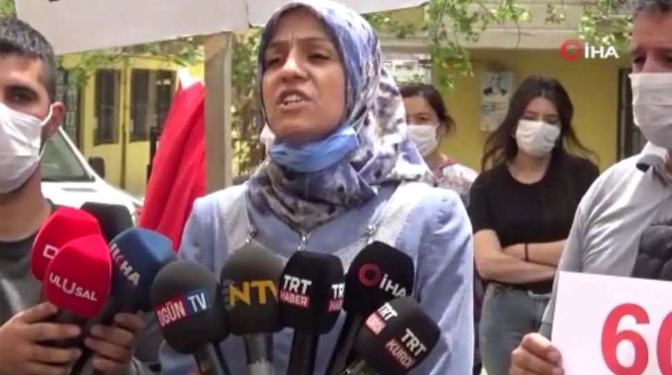 Kısıtlama kalktı, evlat nöbetindeki aileler soluğu HDP önündeki çadırda aldı