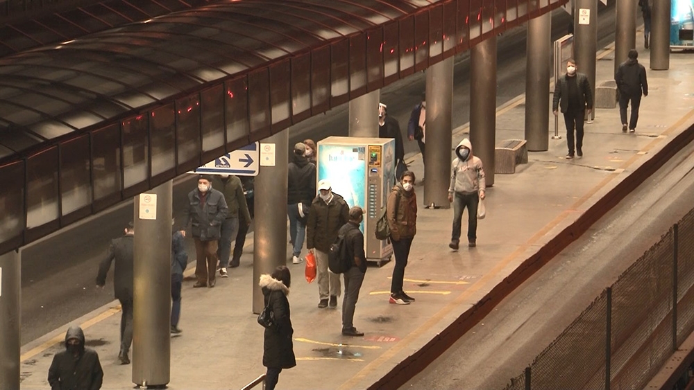 Kısıtlama sonrası İstanbul’da hareketlilik başladı