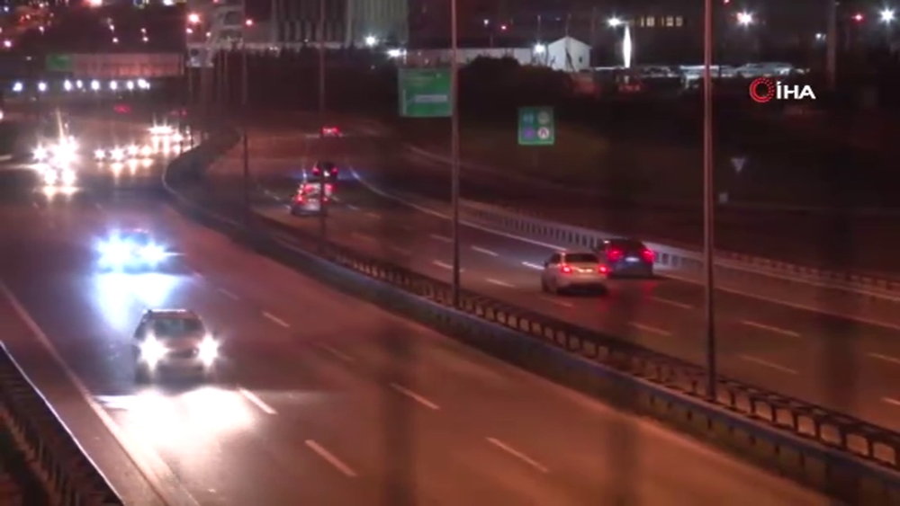 Kısıtlamanın başlamasıyla İstanbul’da trafik yüzde 1 seviyelerini geriledi
